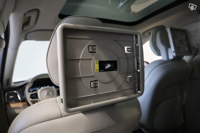 Volvo XC90 25