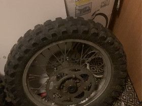 Kawasaki kx 80 vanteet kumeineen piikit mukaan!, Mopojen varaosat ja tarvikkeet, Mototarvikkeet ja varaosat, Lappeenranta, Tori.fi Kawasaki kx 80 vanteet kumeineen piikit mukaan!, Mopojen varaosat ja tarvikkeet, Mototarvikkeet ja varaosat, Lappeenranta, Tori.fi