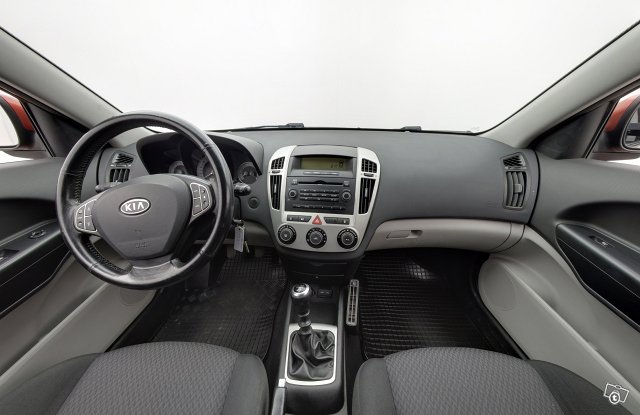 Kia Cee'd 10