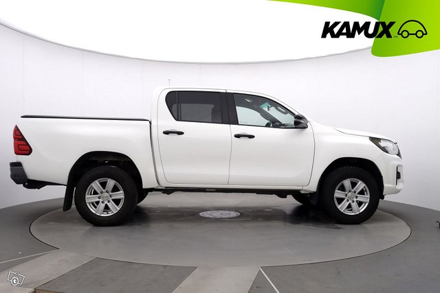 Toyota Hilux 2