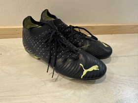 Puma nappikset koko 36, Jalkapallo, Urheilu ja ulkoilu, Espoo, Tori.fi Puma nappikset koko 36, Jalkapallo, Urheilu ja ulkoilu, Espoo, Tori.fi
