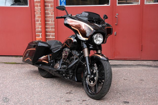 Harley-Davidson Touring FLHXS Street Glide Special 5