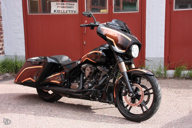 Harley-Davidson Touring FLHXS Street Glide Special, kuva 1