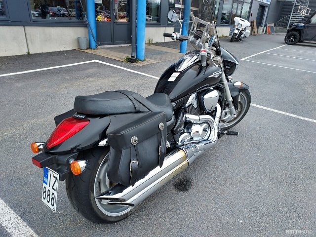 Suzuki Intruder 5