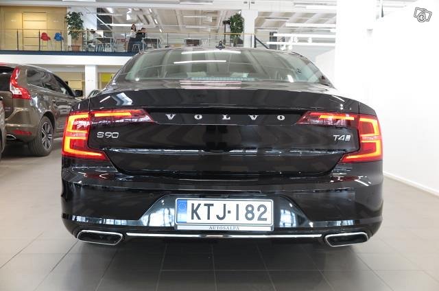 VOLVO S90 8