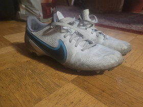 Nike TIEMPO koko 42, Jalkapallo, Urheilu ja ulkoilu, Helsinki, Tori.fi Nike TIEMPO koko 42, Jalkapallo, Urheilu ja ulkoilu, Helsinki, Tori.fi