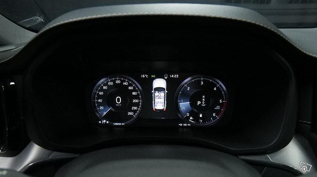 Volvo XC60 5