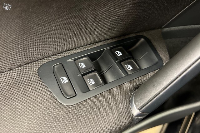 Volkswagen Golf 16