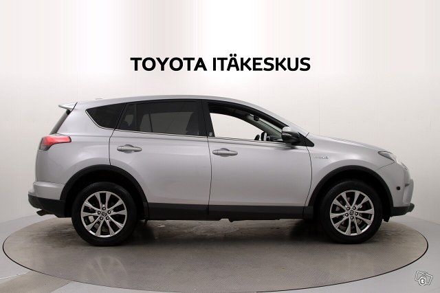 Toyota RAV4 6
