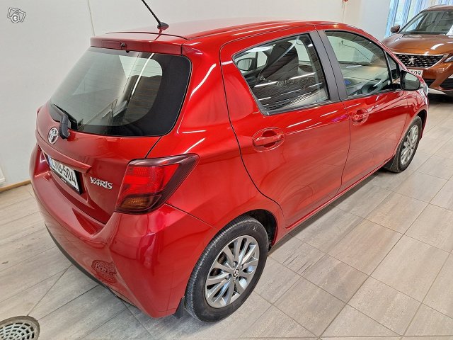 Toyota Yaris 4