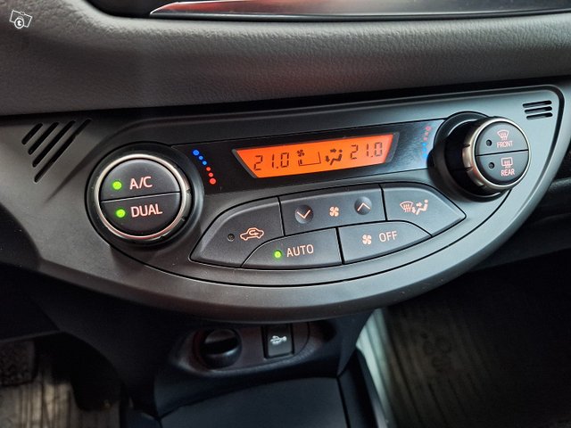 Toyota Yaris 14