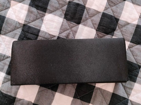 Uudenveroinen musta pikkulaukku/ clutch, Laukut ja hatut, Asusteet ja kellot, Riihimäki, Tori.fi Uudenveroinen musta pikkulaukku/ clutch, Laukut ja hatut, Asusteet ja kellot, Riihimäki, Tori.fi