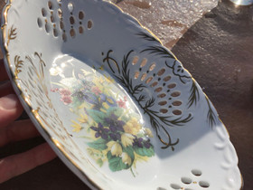 Upea astia kukat, kullastettu hieno vintage, Keittiövälineet, Keittiötarvikkeet ja astiat, Ylitornio, Tori.fi Upea astia kukat, kullastettu hieno vintage, Keittiövälineet, Keittiötarvikkeet ja astiat, Ylitornio, Tori.fi