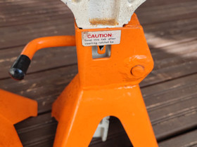 Caution autopukki / tukijalat, Lisävarusteet ja autotarvikkeet, Auton varaosat ja tarvikkeet, Mikkeli, Tori.fi Caution autopukki / tukijalat, Lisävarusteet ja autotarvikkeet, Auton varaosat ja tarvikkeet, Mikkeli, Tori.fi