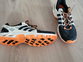 Adidas Run Strong, Vaatteet ja kengät, Rovaniemi, Tori.fi Adidas Run Strong, Vaatteet ja kengät, Rovaniemi, Tori.fi