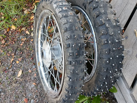 Piikkirenkaat, Renkaat, Mototarvikkeet ja varaosat, Jyväskylä, Tori.fi Piikkirenkaat, Renkaat, Mototarvikkeet ja varaosat, Jyväskylä, Tori.fi