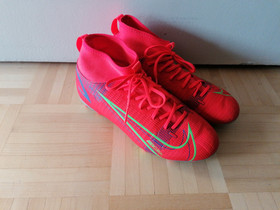 Nike Mercurial nappikset, Jalkapallo, Urheilu ja ulkoilu, Helsinki, Tori.fi Nike Mercurial nappikset, Jalkapallo, Urheilu ja ulkoilu, Helsinki, Tori.fi