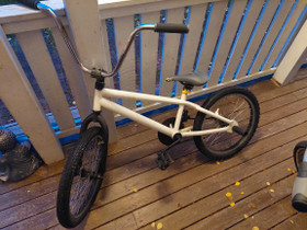 O. bmx renkaat, Pyörätarvikkeet ja kypärät, Polkupyörät ja pyöräily, Oulu, Tori.fi O. bmx renkaat, Pyörätarvikkeet ja kypärät, Polkupyörät ja pyöräily, Oulu, Tori.fi