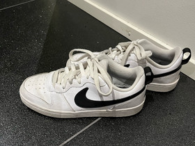 Nike valkoiset tennarit (38,5), Lastenvaatteet ja kengät, Lahti, Tori.fi Nike valkoiset tennarit (38,5), Lastenvaatteet ja kengät, Lahti, Tori.fi