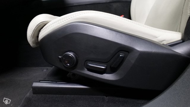 Volvo XC60 10