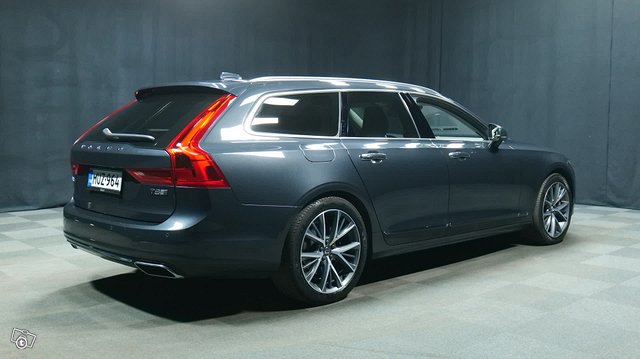Volvo V90 4