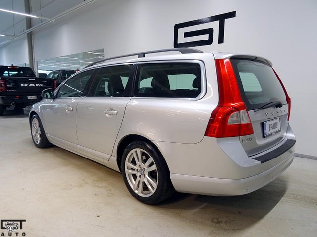 Volvo V70 3