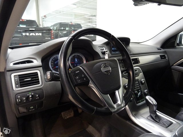 Volvo V70 9