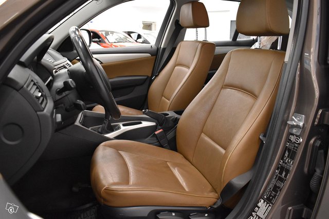 BMW X1 11