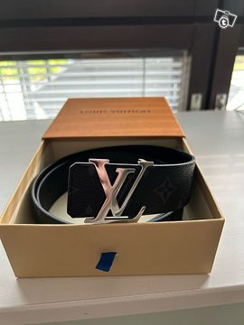 Louis Vuitton Belt, Muut asuste