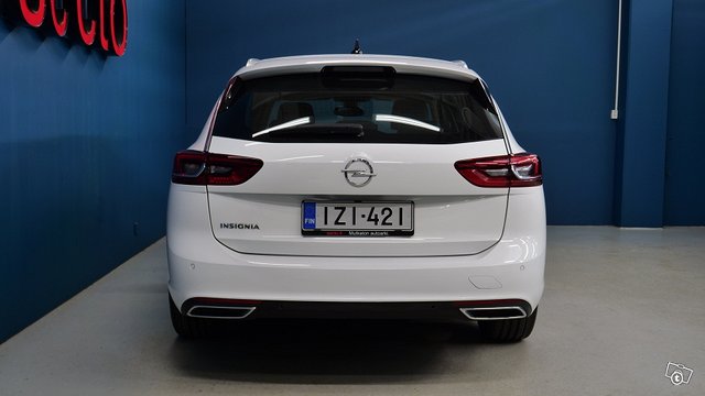 Opel INSIGNIA 4
