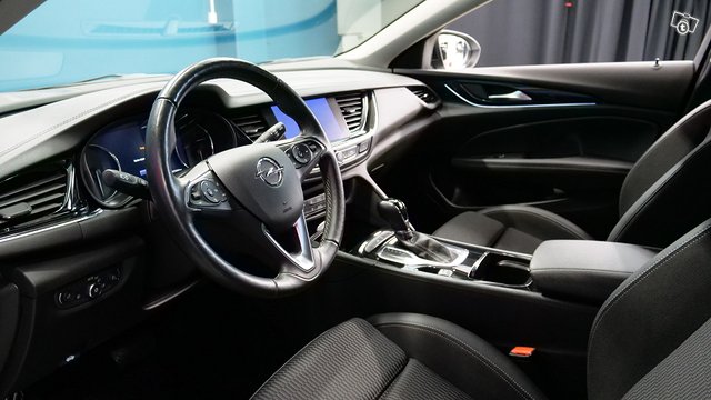 Opel INSIGNIA 5