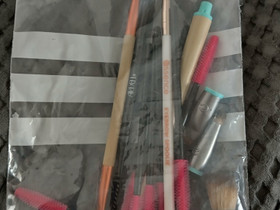 Meikit/makeup, Kauneudenhoito ja kosmetiikka, Terveys ja hyvinvointi, Hämeenlinna, Tori.fi Meikit/makeup, Kauneudenhoito ja kosmetiikka, Terveys ja hyvinvointi, Hämeenlinna, Tori.fi