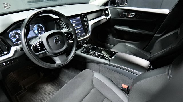 Volvo V60 9