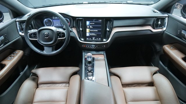 Volvo V60 11