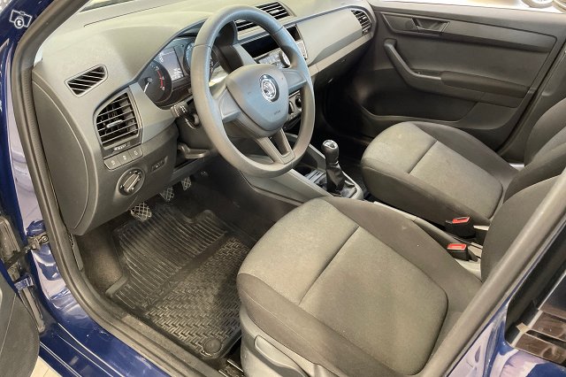 SKODA FABIA 8