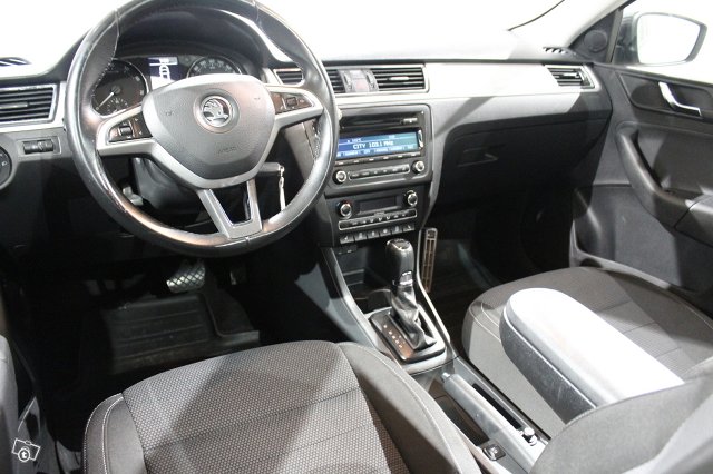 Skoda Rapid 12