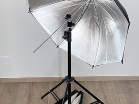 Hopeinen 75 cm sateenvarjo + jalusta +salamapidike, Valokuvaustarvikkeet, Kamerat ja valokuvaus, Vantaa, Tori.fi Hopeinen 75 cm sateenvarjo + jalusta +salamapidike, Valokuvaustarvikkeet, Kamerat ja valokuvaus, Vantaa, Tori.fi