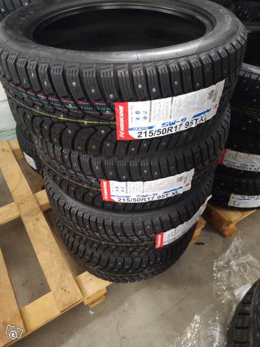 Sarja uusia 215/50R17" Nankang nastarenkaita