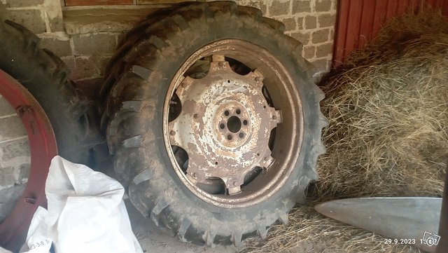 Takarenkaat Fordson Major