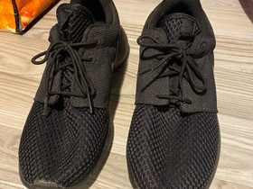 Nike Roshe Run vapaa-ajan kengät, Juoksu ja lenkkeily, Urheilu ja ulkoilu, Pori, Tori.fi Nike Roshe Run vapaa-ajan kengät, Juoksu ja lenkkeily, Urheilu ja ulkoilu, Pori, Tori.fi