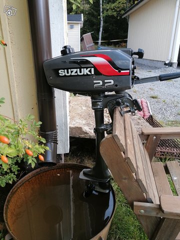 Suzuki perämoottori, kuva 1