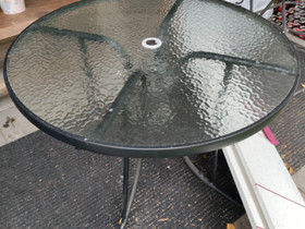 Parveke/terassipöytä, Pihakalusteet ja grillit, Piha ja puutarha, Jyväskylä, Tori.fi Parveke/terassipöytä, Pihakalusteet ja grillit, Piha ja puutarha, Jyväskylä, Tori.fi