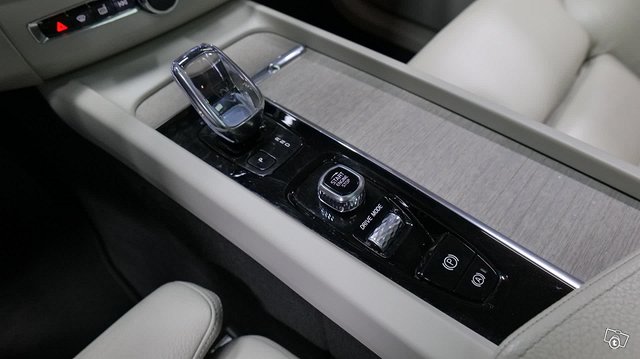 Volvo XC60 6