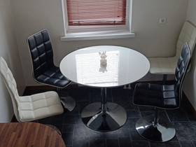 Pyöreä pöytä ja neljä pyörivää tuolia, Pöydät ja tuolit, Sisustus ja huonekalut, Imatra, Tori.fi