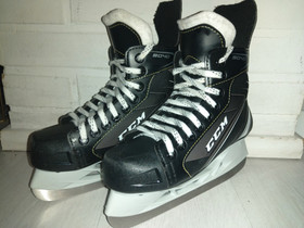 CCM Tacks 9040 -luistimet, koko 35, Jääkiekko ja luistelu, Urheilu ja ulkoilu, Jyväskylä, Tori.fi CCM Tacks 9040 -luistimet, koko 35, Jääkiekko ja luistelu, Urheilu ja ulkoilu, Jyväskylä, Tori.fi