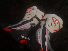 Alpinestars Supertech r, Ajoasut, kengät ja kypärät, Mototarvikkeet ja varaosat, Varkaus, Tori.fi Alpinestars Supertech r, Ajoasut, kengät ja kypärät, Mototarvikkeet ja varaosat, Varkaus, Tori.fi