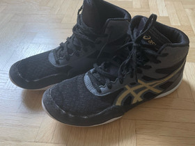 Asics painikengät koko 34, Kamppailulajit, Urheilu ja ulkoilu, Helsinki, Tori.fi Asics painikengät koko 34, Kamppailulajit, Urheilu ja ulkoilu, Helsinki, Tori.fi