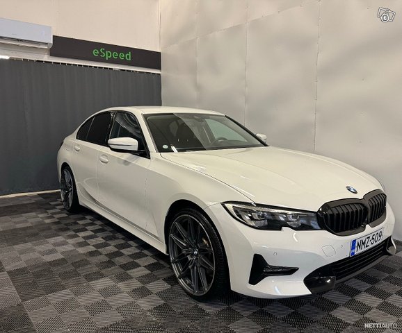 BMW 330, kuva 1