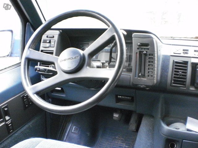 Chevrolet Astro 10