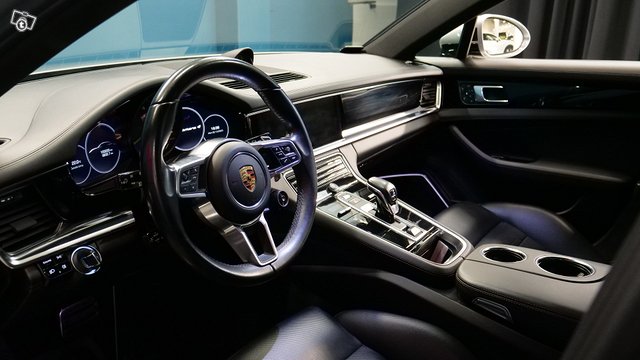 Porsche PANAMERA 5